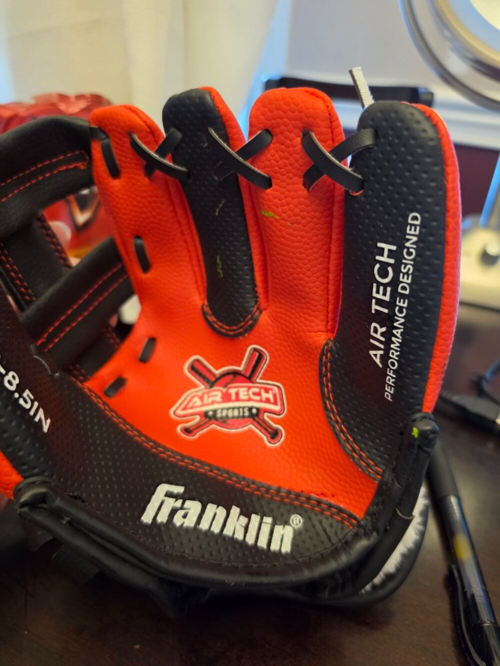 Franklin Air Tech 22882-8.5IN toddler t-ball glove red/black